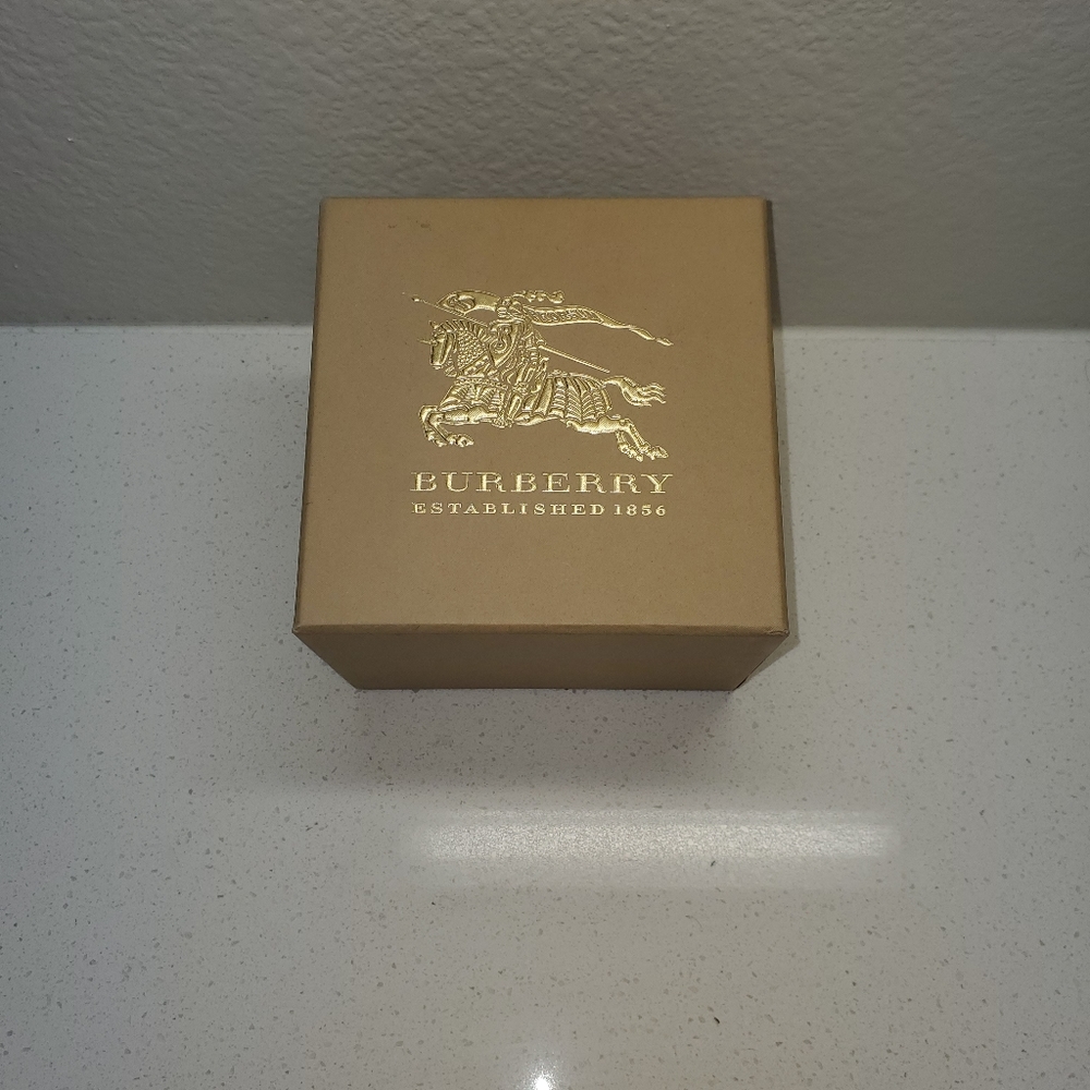 Men's Burberry Watch - Picture 5 of 5